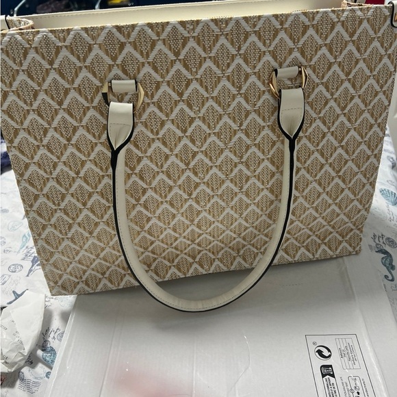 large aldo bag ideal for travel and vacation with single use - Picture 6 of 7